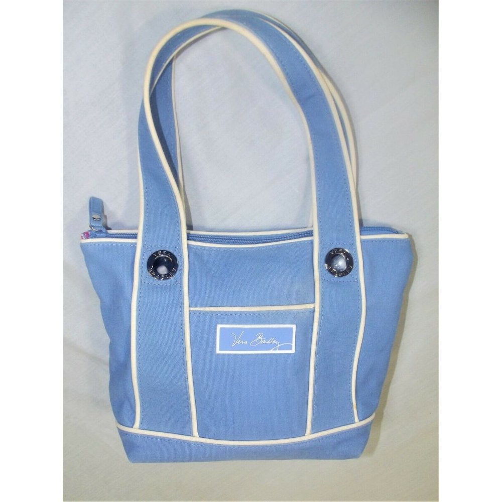 EUC VERA BRADLEY FAUX LEATHER SHOU BLAG BABY BLUE